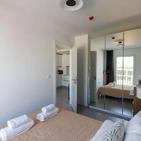 Cozy Stylish 1br W/ Free Shuttle #195 *